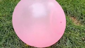 【ForeverBest】ลูกบอลฟองน้ำ Bubble Ball ลูกโป่งเป่าลม ลูกบอลฟองอากาศ น่ารักสำหรับเกมกลางแจ้ง และของเล่นน้ำปลอดภัยสำหรับเด็ก