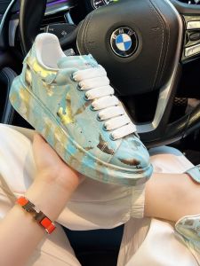 รองเท้าลำลองผู้ชายลายพรางวาดมือ ทรงหัวมน ทรงหัวมน ส้นสูง รองเท้าคู่สำหรับผู้ชาย รองเท้าผ้าใบหนา