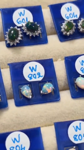 [ Woosilver ] Hoa Tai Thời Trang Đính Đá Nhiều Màu - Secondhand