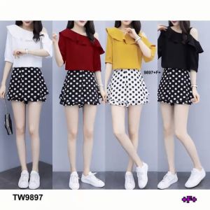 P9897 Set เสื้อสายเดี่ยวไหล่เดียว + กางเกงกระโปรงลายจุด Set one shoulder top + polka dot skirt pants