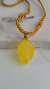 Mặt dây chuyền Hồ ly 9 đuôi hay chín đuôi đá mã não Vàng tự nhiên tặng kèm dây đeo hợp mệnh Kim Thổ Thủy Size Cao 30mm x N20mm xS8mm Công dụng may mắn về mặt tình duyên quyền lực tài lộc tài trí quyến rũ người khác giới có 249k