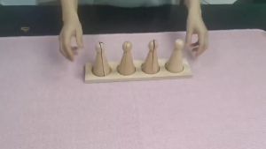 Giáo cụ Montessori - Quả cầu phân số bằng gỗ giúp bé phát triển cảm quan