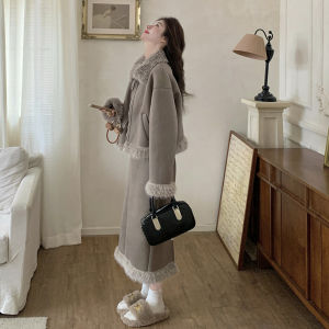 ชุดสองชิ้นผ้าขนแกะสีเทา แฟชั่นฤดูใบไม้ร่วง/ฤดูหนาว กระโปรงสั้นหนังผสมขนสัตว์หนา ชุดสองชิ้น สไตล์เกาหลี สำหรับผู้หญิง