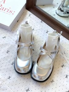 รองเท้าเดี่ยวสีเงิน ผู้หญิง ฤดูร้อน รองเท้าส้นสูง น่ารัก Mary Janes Chunky Heel Low Cut Small หนัง รองเท้า ทันสมัย สไตล์เกาหลี