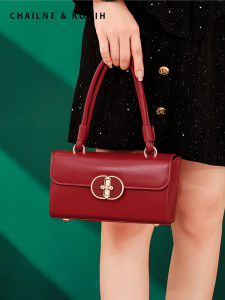 กระเป๋าสะพายข้างสีแดงสำหรับเจ้าสาว กระเป๋าสะพายข้างแบบสะพายข้างและถือได้สำหรับใช้ในชีวิตประจำวัน กระเป๋าสะพายข้าง PU ทรงสี่เหลี่ยมเล็กสำหรับผู้หญิง