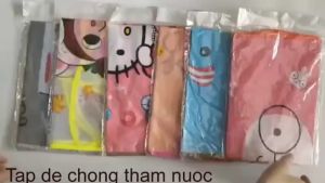 Tạp Dề Nhựa Chống Thấm Nước Tạp Dề Chắn Văng Dầu Mỡ In Hoạt Hình Phụ Kiện Nhà Bếp