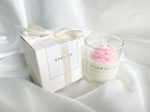 เทียนหอมดอกกุหลาบ กลิ่นกุหลาบ ไขถั่วเลืองแท้100% ขนาด 60 กรัม มีกล่องผูกโบว์ ของชำร่วย งานแต่ง วันสำคัญ วันเกิด