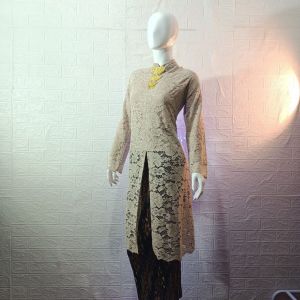 COD-SATU SET KEBAYA WANITA TERBARU BAHAN BROKAT SIMPLE DAN MEWAH