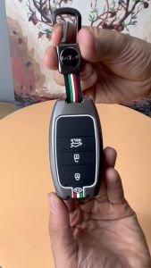 Ốp Chìa Khóa Xe KIA Soluto Seltos Sonet Cerato Sorento Rondo Hợp Kim Cao Cấp Họa Tiết CỜ Ý