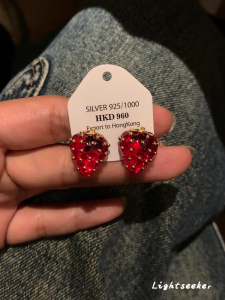 S925 Pure Silver Red Strawberry Candy Earrings Womens Sweet Cool Style Personalized Cute Ear Jewelry Unique Design Sensation