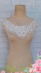 (Per Pcs) AP876 Renda Leher / Patch Kerah Cantik Broken White Dengan Mote