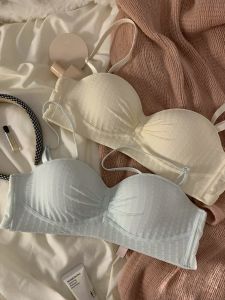 Wire-free Half-cup Bra เซ็กซี่ กันลื่น ไม่มีสาย ชุดชั้นในสําหรับหญิงสาว สวมใส่สบายตลอดทั้งปี ปิดหลังแบบ V