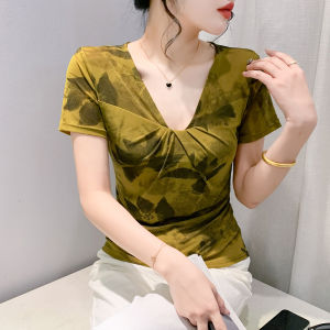 Yimei Áo thun lưới trong suốt siêu nhỏ cổ chữ V thời trang nữ Lớn Mới mùa hè 2024 Châu Âu áo in hoài cổ EO XẾP LI thời trang