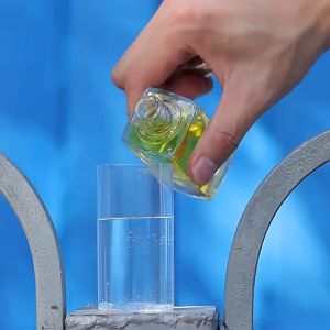 Refill Minyak Esensial pengganti parfum mobil model tetesan air  aksesori gantung mobil mewah dengan aroma tahan lama dan lembut / RGK