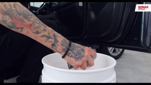 Sonax Interior Sponge Duo 2 in 1 Busa Pembersih Interior Mobil Jok Semi Kulit Plastik Trim Dashboard Karpet Dasar