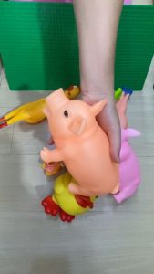 หมูยาง บีบมีเสียง ตุ๊กตาหมูยาง ของเล่น หมูยางบีบ ของเล่น ยางกัด ตุ๊กตาพลาสติกยืดหยุ่น ตัวใหญ่