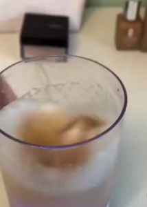 Efficient Brush Cleaner: Alat Bantu Cuci Kuas dan Pembersih Make Up