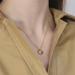 BESFOME Minimalist Light Luxury Exquisite Elegant 18k Gold Plated Stainless Steel Non Tarnish Geometric Round Circle Pendant Clavicle Chain Necklace for Women