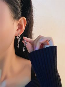 Luxurious S925 Silver Needle Liquid Design Earrings Womens Fashion Jewelry Geometric Pattern Alloy Embedded Artificial Gemstones