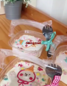 dessert cup premium bahan tebal harga tertera 10pcs cup+tutup uk alas bawah 65cm tinggi 75cm(lihat foto) tidak termasuk stikerdessert cup premium bahan tebal harga tertera 10pcs cup+tutup uk alas bawah 65cm tinggi 75cm(lihat foto) tidak termasuk stike