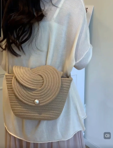 Women Straw Woven Crossbody Bag Summer Beach Shoulder Bag Pearl Button Casual Mini Sling Bag