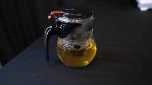 One Two Cups Teko Teh Kaca Saringan Tahan Panas Infuser Teapot - K1