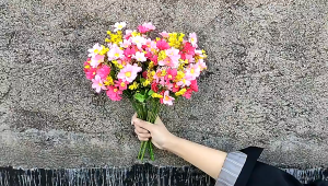 18 Buah Bunga Buatan DIY yang Modis dan Indah untuk Rumah Bisa Untuk Dekorasi Meja Kantor dan Pernikahan