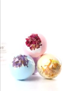 SADOER 100g 4pcs Bath Bombs Bubbles Bath Salts Ball Herbal Essence Essential Oil Handmade SPA Stress Gift Box Moisturizing Whiteeing Lavender Rose Lemon Rosemary Dried Flower