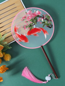 พัดปักลายจีนโบราณสำหรับผู้หญิง ปักลายดอกไม้ ทรงกลม วัสดุผ้าไหม ชุดฮันฟู ฤดูร้อน พัดเต้นรำ วัสดุไม้แดง ปักลายด้วยมือ