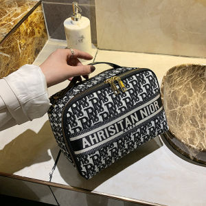 Portable Retro Letter Handheld Makeup Bag Travel Cosmetic Storage Bag Large Capacity Cosmetic Bag for Outdoor Traveling