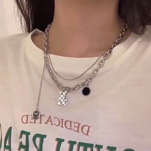 สร้อยคอ y2k หมีน่ารัก สร้อยคอแฟชั่นสองชั้น คุณภาพสูง สร้อยคอไหปลาร้าสั้น