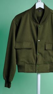 Zaraa Crop Bomber - Jaket Crop Bomber Wanita