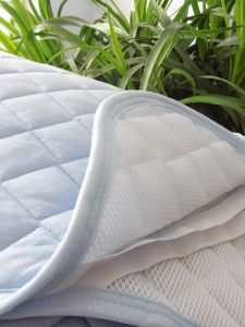 Ultra-Cool Sensation Moisture-Wicking Breathable Bed Pad Double-Sided for Single And Double Beds Summer Cooling Mat Bedding