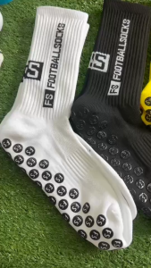 ถุงเท้าฟุตบอลกันลื่น FS ถุงเท้ากันลื่น anti slip sock สำหรับกีฬาฟุตบอล มี 5 สีให้เลือก ออกกำลังกาย