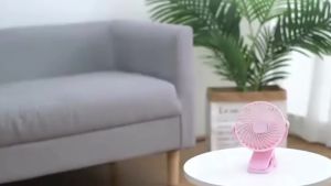 USB Rechargeable Table Fan Clip-on Type Portable Mini Desk Fan 360 Degree Rotation Adjustable Clip-on Fan For Student Dormitory