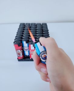 Flicker Windproof Refillable Lighter (random)