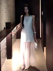 Elegant French Lightweight Sleeveless Vest Dress Womens Summer New High-End Sensation Beautiful Backless Gown Commute Style