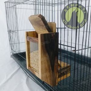 SEMPATI Wadah Pakan Milet Dispenser Kayu Kaca Sangkar Kandang Ternak Breeding Koloni Burung Lovebird Anti Tumpah DISPKY