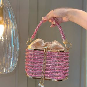 กระเป๋าถือทรงถัง กระเป๋าสะพายข้างแบบมีสายรัด กระเป๋าถือ กระเป๋าสะพายไหล่แบบอเนกประสงค์ ทำจากโลหะ งานฝีมือ ประดับเพชร แฟชั่นสำหรับงานเลี้ยง