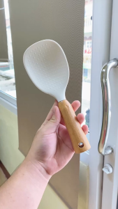 ทัพพีตักข้าว มินิมอล ซิลิโคนออกแบบมาเพื่อให้ข้าวไม่ติด ล้างทำความสะอาดง่าย