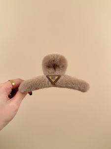 Fancy Classic Style Stuffed Grip Female 2023 New Arrival Back Head Hair Shark Clip Hair Volume More than Barrettes