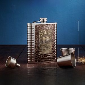 Portable Mini Whiskey Bottle 304 Stainless Steel High End Elegant Personalized Custom Made Liquor Bottle for Traveling