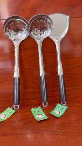 Vá múc canh muôi múc canh sạn inox cán nhựa đen dài 30cm(có 3 lựa chọn: vá canh vá lỗ sạn xúc)