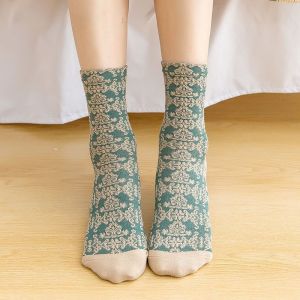 5 Pairs of Retro Three-dimensional Relief Socks WOMENS Medium Length Socks Slim and Cute in Summer Forest Style and Artistic
