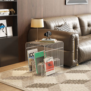 นอร์ดิกมินิมอลลิสต์โซฟาข้างโต๊ะมินิเหล็กชั้นวางของ เรียบง่าย เส้น ดีไซน์ โต๊ะน้ำชาขนาดเล็กโต๊ะมุมเฟอร์นิเจอร์บ้าน