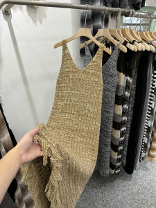 ชุดเดรสยาวคอวีแขนกุดผ้าถักสไตล์ฝรั่งเศสสำหรับผู้หญิง เดรสยาวทรงเอเข้ารูปสุดเก๋สำหรับใส่ไปงานปาร์ตี้ในช่วงฤดูใบไม้ร่วง