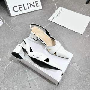 Giày sandan cao gót 5 phân gót vuông mũi nhọn HH2115 ( phom rộng)