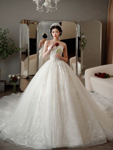 ชุดแต่งงานสีขาว ชุดคลุมไหล่แขนกุด ทรงเอวสูง ทรงเอวสูง แขนกุด กระโปรงยาวคลุมเข่า ทรงเข้ารูป สำหรับผู้หญิงวัย 25-35 ปี