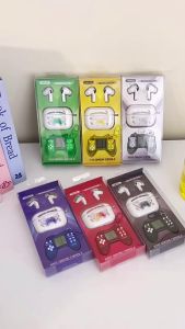 ใหม่ TWS หูฟังไร้สายบลูทู ธ กีฬาเกมเพลงการ์ตูนน่ารักกึ่งในหูหูฟังบวกเครื่องเกมหนึ่งชุดราคาที่ดีมาก