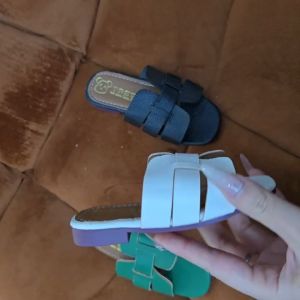 Dép lê quai ngang da sần mềm đế dẻo chống trơn trượt cho bé gái năng động (form nhỏ)